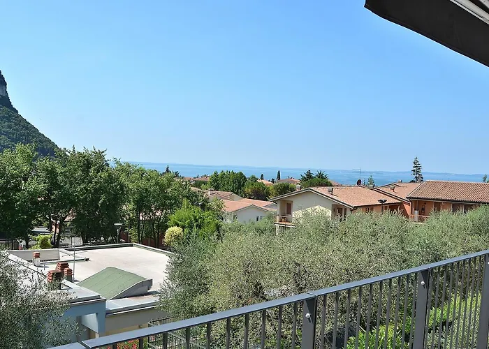 Cà Gardesana With Pool Hébergement de vacances *