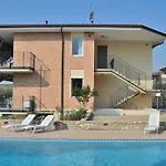 Ca Gardesana With Pool Nyaraló