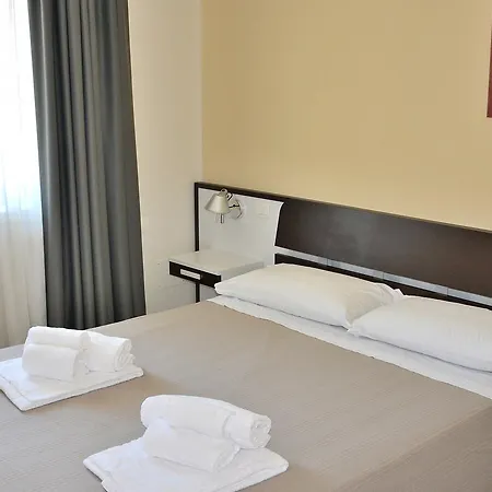 Ca Gardesana With Pool Holiday home