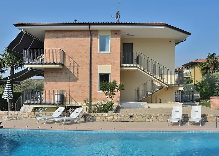 Ca Gardesana With Pool بيت للعطل