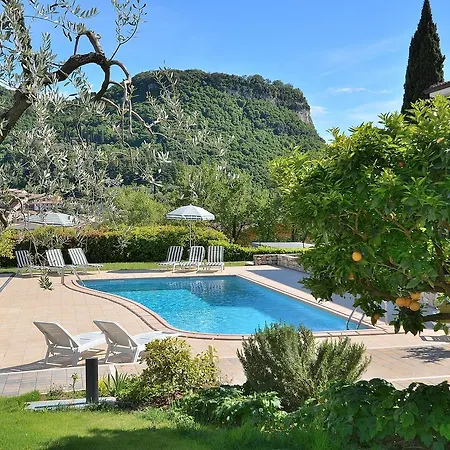 Ca Gardesana With Pool Tatil Evi